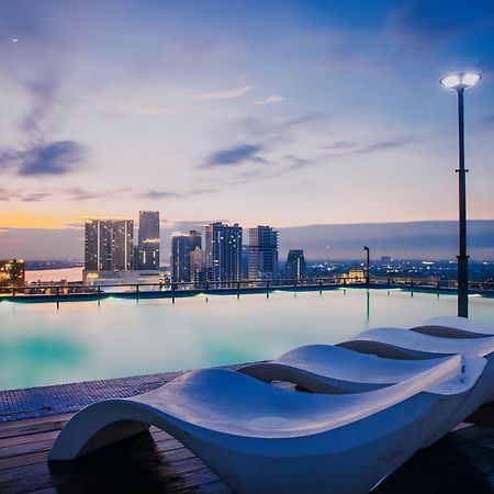 Hotel Serviced Condo Unique Infinity Pool With Mekong River View Phnom Penh Ngoại thất bức ảnh